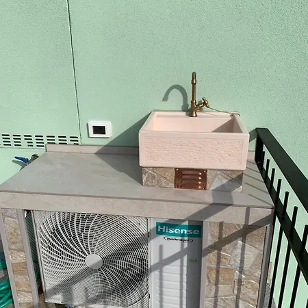 Casa Smeraldo بيت للعطل